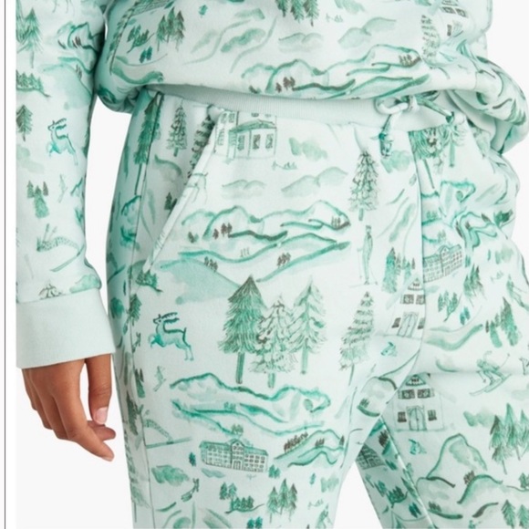 Hill House Home The All-Gender Teddy Jogger in Ski Chalet - Picture 3 of 6